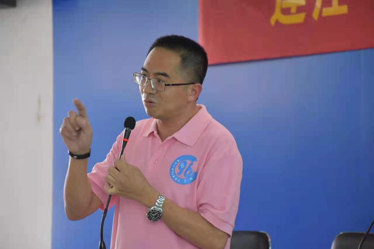 高中数学+郑锋+相片.jpg